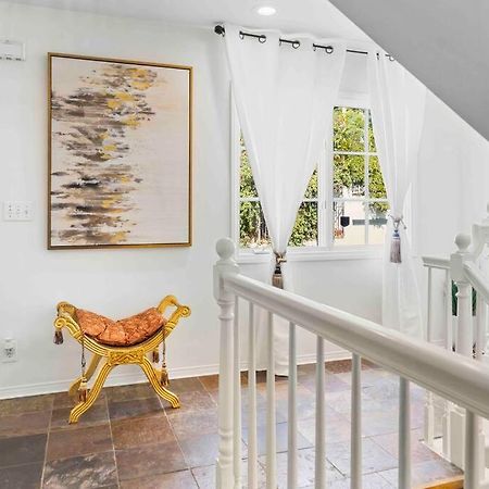 Stunning Mediterranean Mansion In Laurel Canyon ลอสแอนเจลิส ภายนอก รูปภาพ
