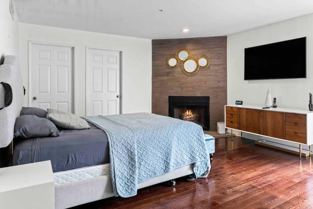 Stunning Mediterranean Mansion In Laurel Canyon ลอสแอนเจลิส ภายนอก รูปภาพ